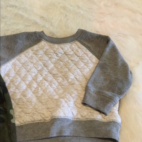 Old Navy baby boy outfit 6-12 months - Picture 2 of 6